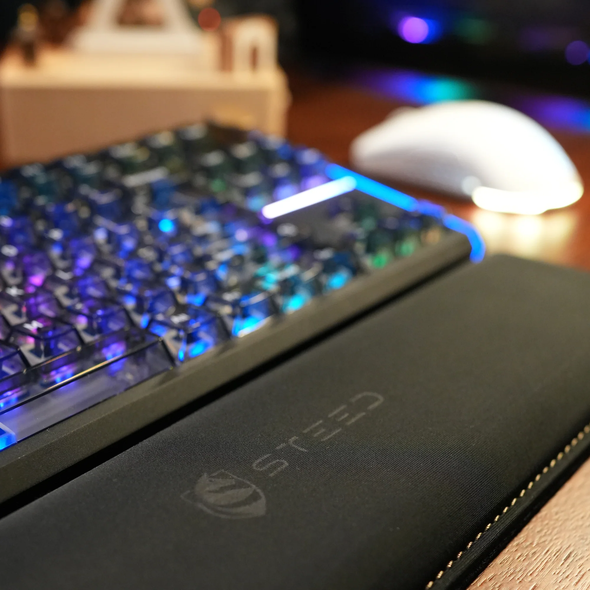 CLOUD v2 Cooling Gel Memory Foam Wrist Rest - Image 5